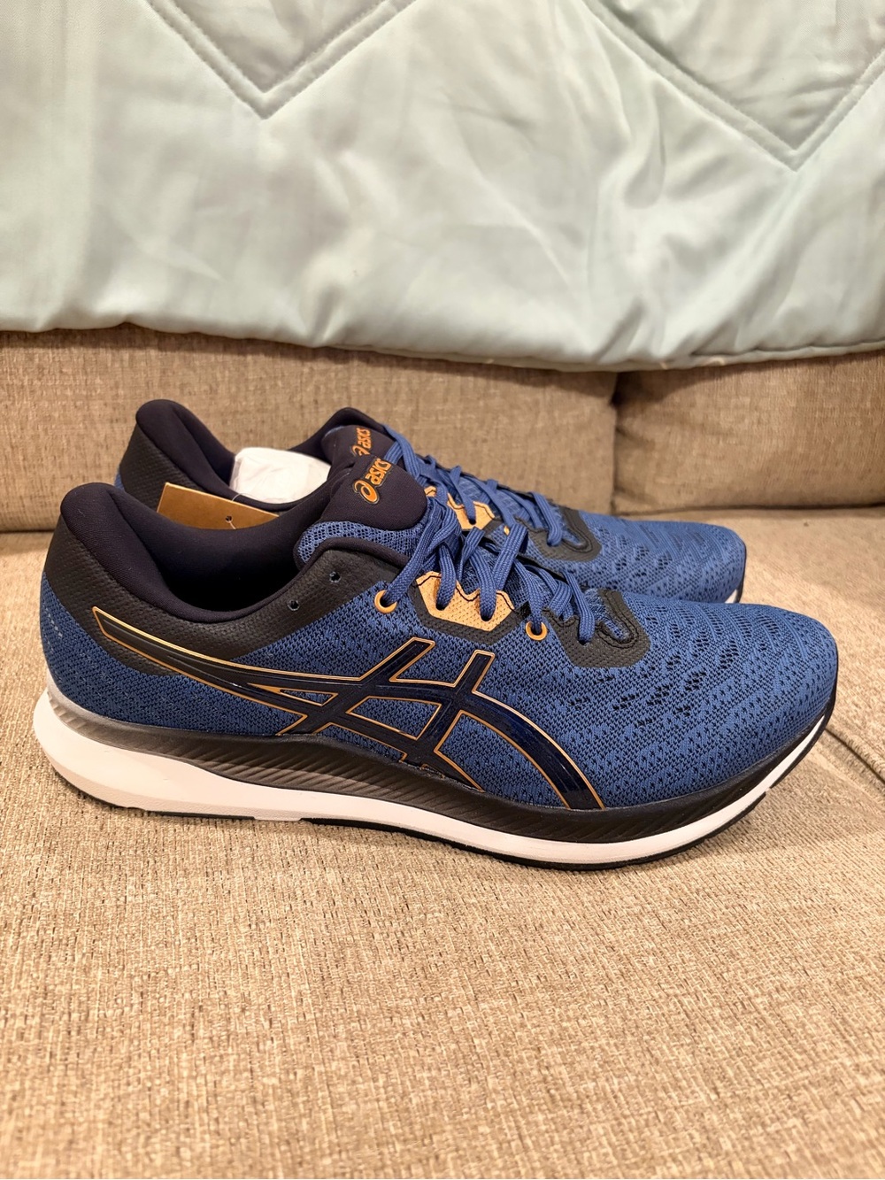 ASICS Men's Blue Running Shoes with Gold Accents